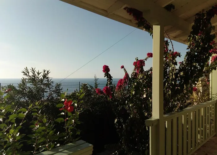 Deep Blue-daphne * Áyios Nikítas