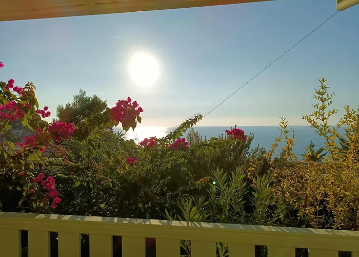 Deep Blue-daphne * Áyios Nikítas